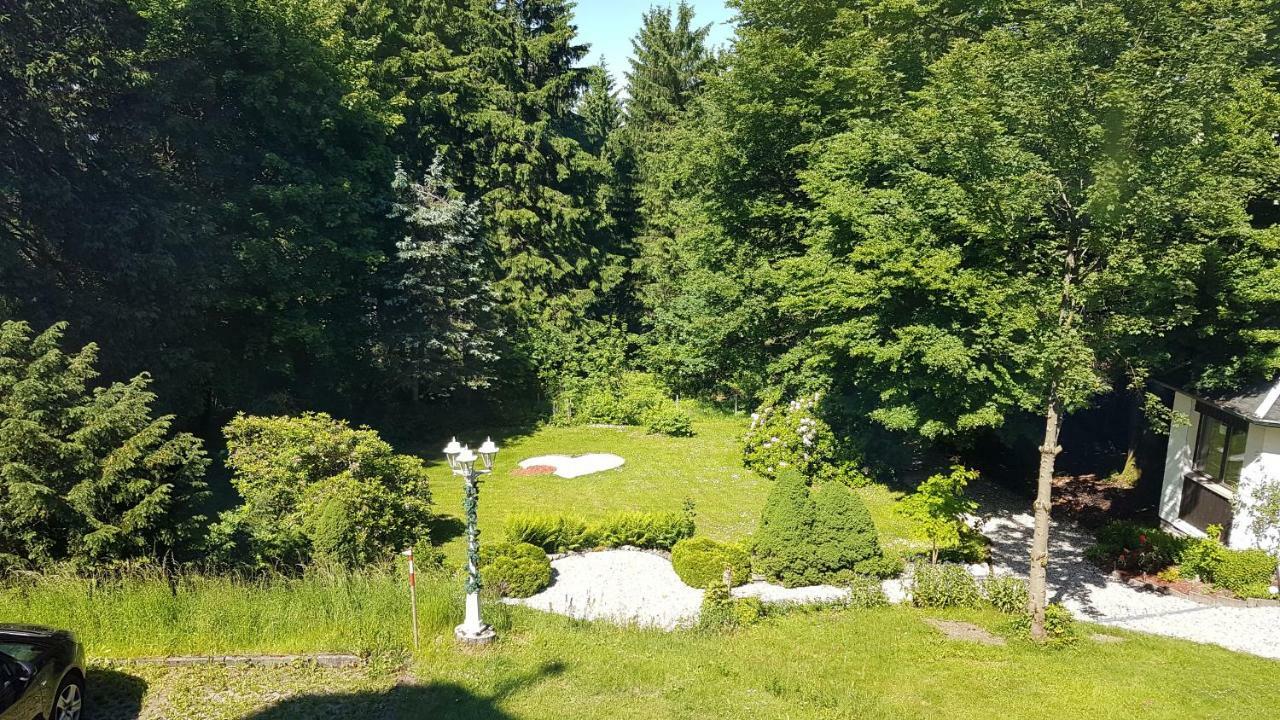 Pension Haus Am Waldesrand Oberhof  Buitenkant foto